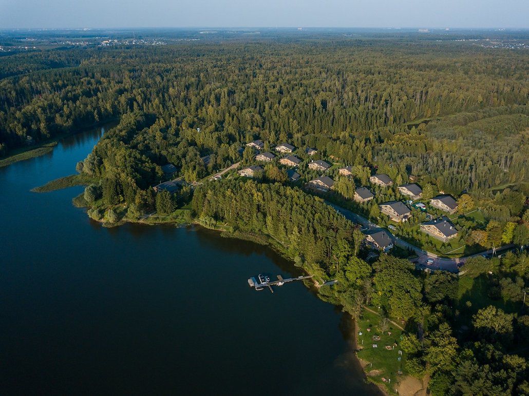 Дом водохранилище. Поселок Хонка на Истринском водохранилище. КП Ривьера на Истре. Истринское водохранилище Ривьера. Поселок Сосновый.Бор Истринское водохранилище.